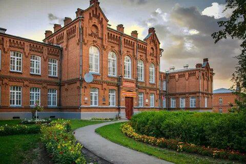 Гимназии в Магадане