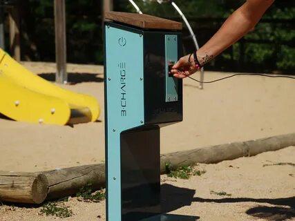 Станции зарядки мобильных телефонов в Москве